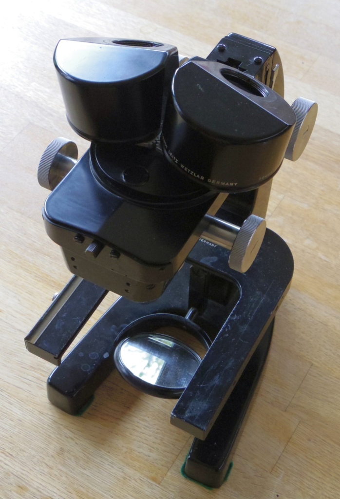 Leitz Stereomikroskop klein 2 k.jpg
