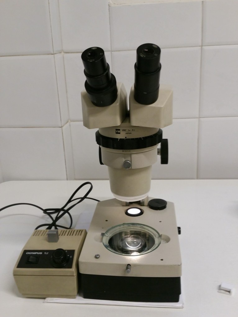 Microscope as received, with original base illuminator.jpg