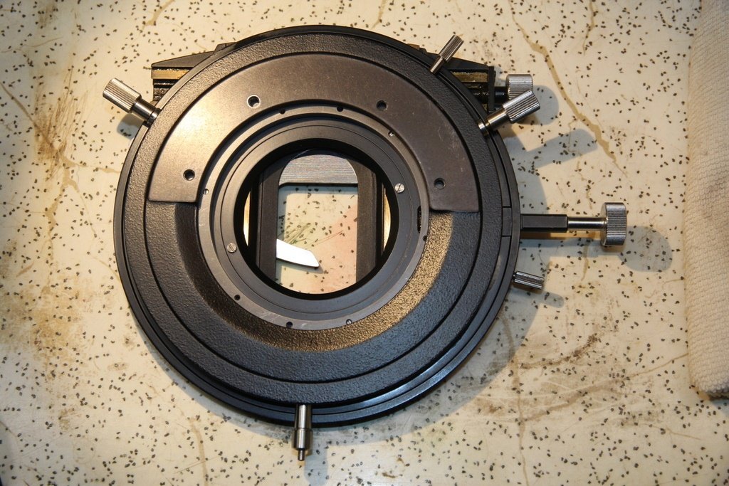 Zeiss rotating bio stage bottom view.JPG